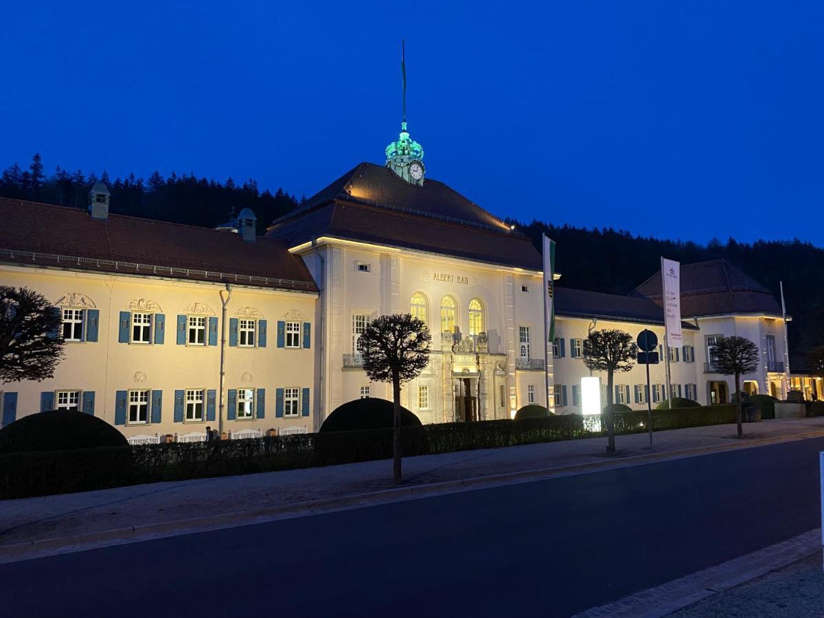 Fewo Roland Ranft Direkt Am Kurpark Barrierearm 60Qm Bad Elster Bagian luar foto